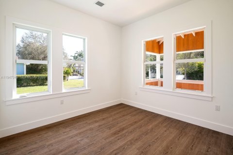 Casa en venta en Coral Gables, Florida, 2 dormitorios № 2003151 - foto 30