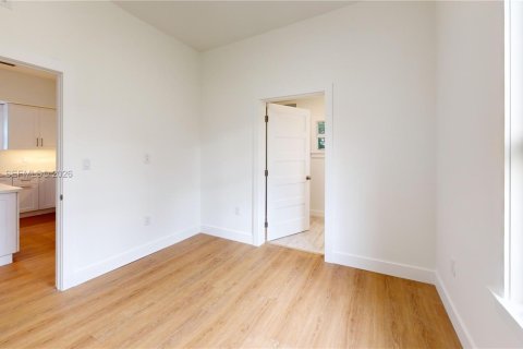 Casa en venta en Coral Gables, Florida, 2 dormitorios № 2003151 - foto 9