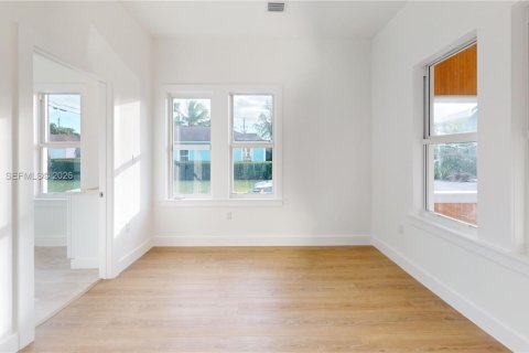 Casa en venta en Coral Gables, Florida, 2 dormitorios № 2003151 - foto 19