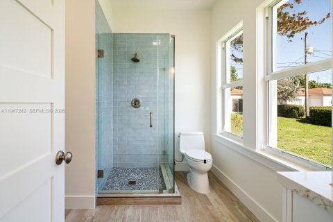 Casa en venta en Coral Gables, Florida, 2 dormitorios № 2003151 - foto 25