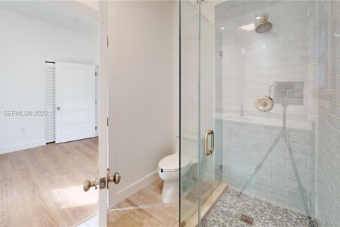 Casa en venta en Coral Gables, Florida, 2 dormitorios № 2003151 - foto 12