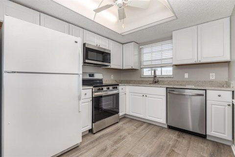 Condo in Venice, Florida, 2 bedrooms  № 1649928 - photo 3