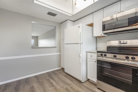 Condo in Venice, Florida, 2 bedrooms  № 1649928 - photo 5