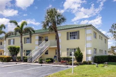 Condo in Venice, Florida, 2 bedrooms  № 1649928 - photo 17