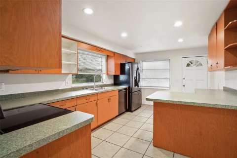 Casa en venta en Dade City, Florida, 3 dormitorios, 139.73 m2 № 1787425 - foto 11