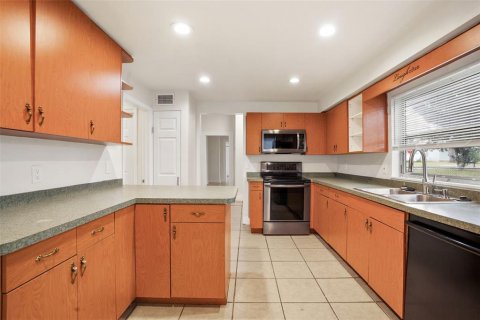 Casa en venta en Dade City, Florida, 3 dormitorios, 139.73 m2 № 1787425 - foto 13