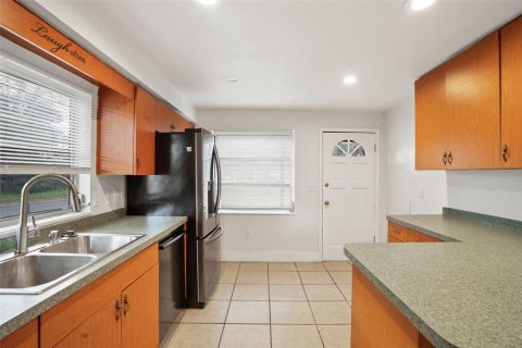 Casa en venta en Dade City, Florida, 3 dormitorios, 139.73 m2 № 1787425 - foto 14