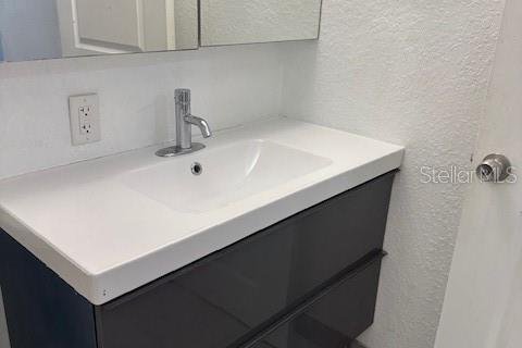 Townhouse in Sarasota, Florida 3 bedrooms, 116.13 sq.m. № 1919052 - photo 14