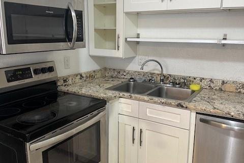 Townhouse in Sarasota, Florida 3 bedrooms, 116.13 sq.m. № 1919052 - photo 9