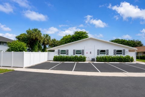 Appartement à louer à Lauderhill, Floride: 2 chambres, 74.32 m2 № 2346289 - photo 2