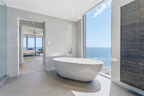 Condominio en venta en Pompano Beach, Florida, 3 dormitorios, 225.57 m2 № 2049759 - foto 24