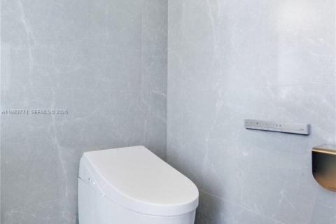 Condominio en venta en Pompano Beach, Florida, 3 dormitorios, 225.57 m2 № 2049759 - foto 29