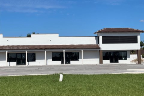 Commercial property in Miami, Florida № 1897581 - photo 2