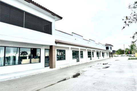 Commercial property in Miami, Florida № 1897581 - photo 6