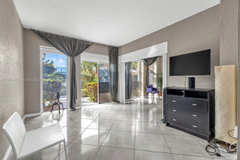 Condominio en venta en Miami, Florida, 1 dormitorio, 62.24 m2 № 2024713 - foto 3