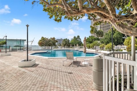 Condominio en venta en Miami, Florida, 1 dormitorio, 62.24 m2 № 2024713 - foto 17