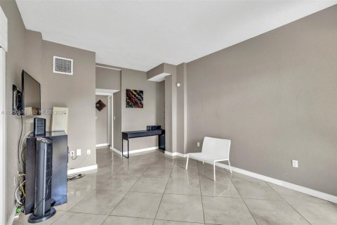 Condominio en venta en Miami, Florida, 1 dormitorio, 62.24 m2 № 2024713 - foto 8