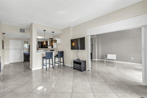 Condominio en venta en Miami, Florida, 1 dormitorio, 62.24 m2 № 2024713 - foto 4