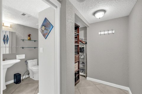 Condominio en venta en Miami, Florida, 1 dormitorio, 62.24 m2 № 2024713 - foto 9
