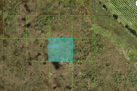 Terreno en Polk City, Florida № 2164054