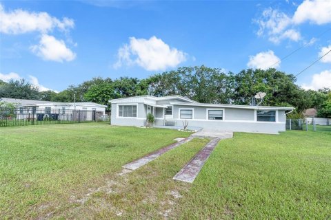 Villa ou maison à louer à Orlando, Floride: 3 chambres, 121.98 m2 № 2381217 - photo 2