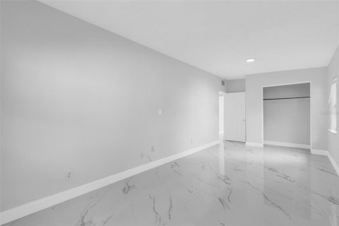 Villa ou maison à louer à Orlando, Floride: 3 chambres, 121.98 m2 № 2381217 - photo 9