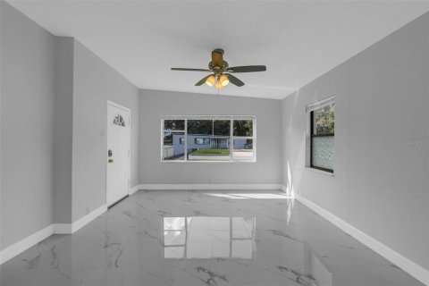 Villa ou maison à louer à Orlando, Floride: 3 chambres, 121.98 m2 № 2381217 - photo 16