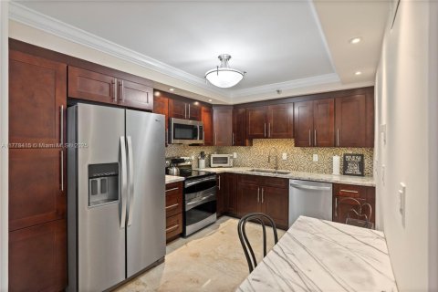 Condominio en venta en Aventura, Florida, 2 dormitorios, 109.72 m2 № 1731857 - foto 2