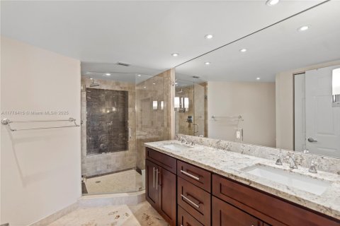 Condominio en venta en Aventura, Florida, 2 dormitorios, 109.72 m2 № 1731857 - foto 5