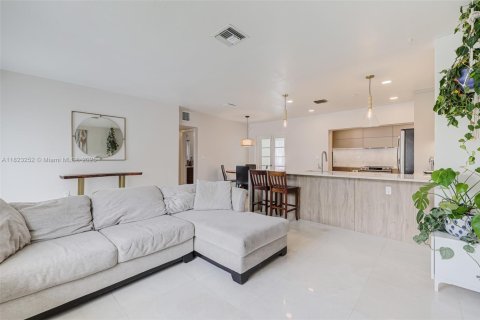 Casa en venta en Miami, Florida, 3 dormitorios, 146.69 m2 № 1790973 - foto 5