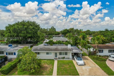 Casa en venta en Miami, Florida, 3 dormitorios, 146.69 m2 № 1790973 - foto 22