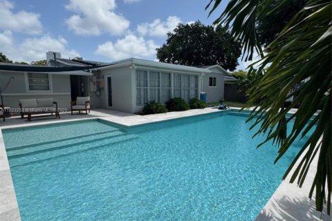 Casa en venta en Miami, Florida, 3 dormitorios, 146.69 m2 № 1790973 - foto 26