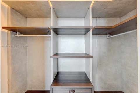 Condo in Miami, Florida, 2 bedrooms  № 1953352 - photo 14