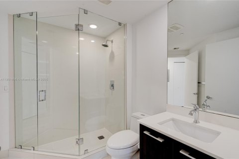 Condo in Miami, Florida, 2 bedrooms  № 1953352 - photo 18