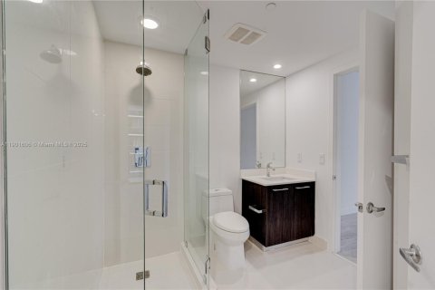 Condo in Miami, Florida, 2 bedrooms  № 1953352 - photo 19