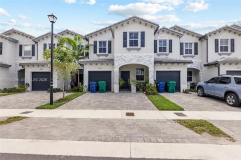 Touwnhouse à vendre à Homestead, Floride: 3 chambres, 157.47 m2 № 2066789 - photo 2