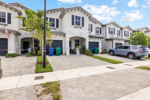 Touwnhouse à vendre à Homestead, Floride: 3 chambres, 157.47 m2 № 2066789 - photo 4