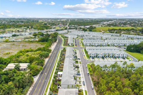 Touwnhouse à vendre à Homestead, Floride: 3 chambres, 157.47 m2 № 2066789 - photo 12