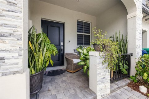 Touwnhouse à vendre à Homestead, Floride: 3 chambres, 157.47 m2 № 2066789 - photo 1