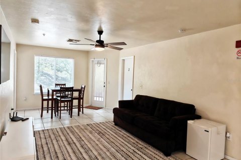 Copropriété à louer à Gainesville, Floride: 1 chambre, 109.35 m2 № 1801517 - photo 8