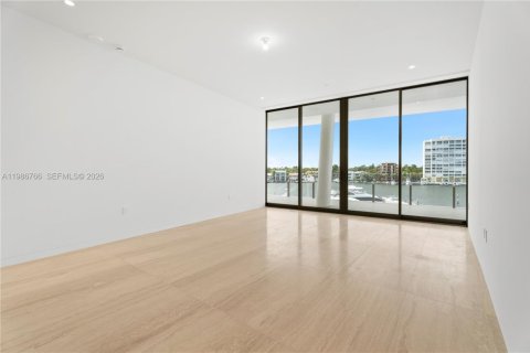 Condo in Miami, Florida, 4 bedrooms  № 2044900 - photo 12
