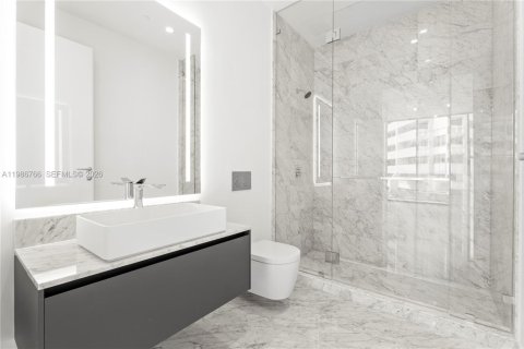 Condo in Miami, Florida, 4 bedrooms  № 2044900 - photo 21