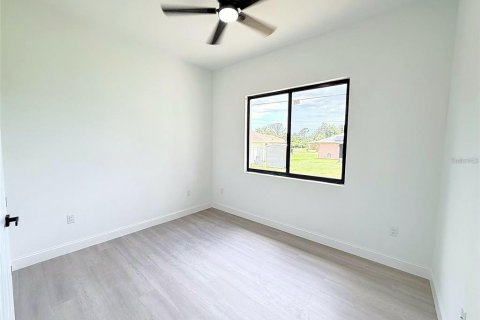Villa ou maison à louer à North Port, Floride: 4 chambres, 200.48 m2 № 2425712 - photo 8
