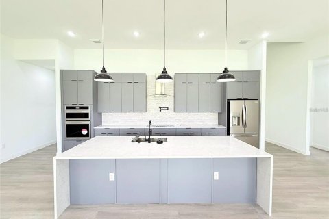 Villa ou maison à louer à North Port, Floride: 4 chambres, 200.48 m2 № 2425712 - photo 6