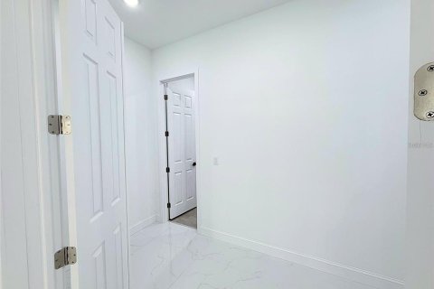 Villa ou maison à louer à North Port, Floride: 4 chambres, 200.48 m2 № 2425712 - photo 20