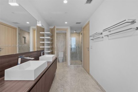 Condominio en venta en Miami, Florida, 2 dormitorios, 125.98 m2 № 2152582 - foto 12