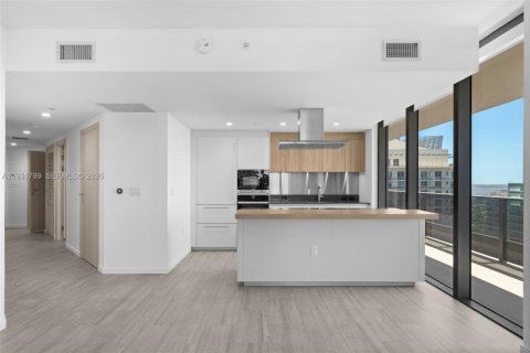 Condominio en venta en Miami, Florida, 2 dormitorios, 125.98 m2 № 2152582 - foto 3