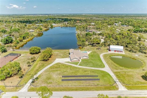 Casa en venta en Englewood, Florida, 5 dormitorios, 417.6 m2 № 2097467 - foto 4