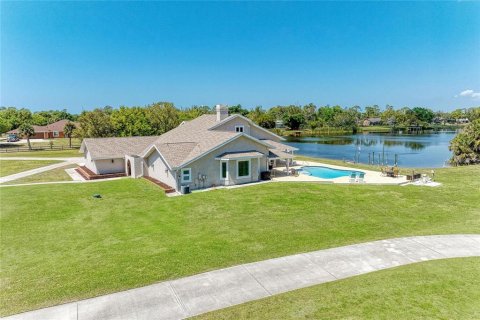 House in Englewood, Florida 5 bedrooms, 417.6 sq.m. № 2097467