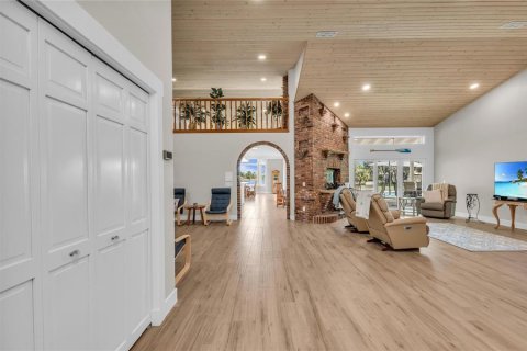 Casa en venta en Englewood, Florida, 5 dormitorios, 417.6 m2 № 2097467 - foto 12